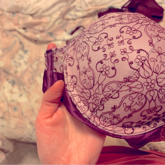 2 Push-up Bras, 32B & 32C - Picture 5 of 7